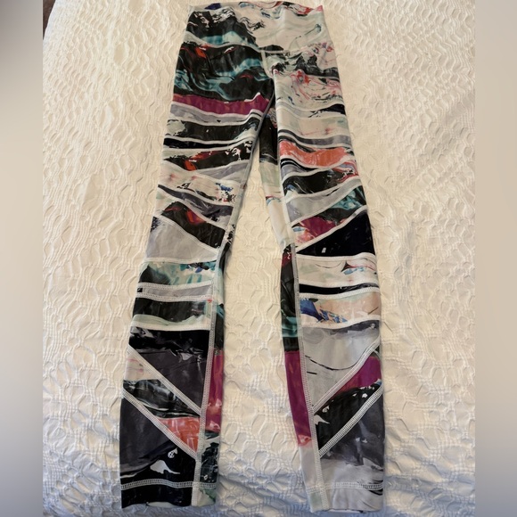 High Times Pigment Wave Multi Full-on Luon leggings, size 4 - Picture 2 of 5